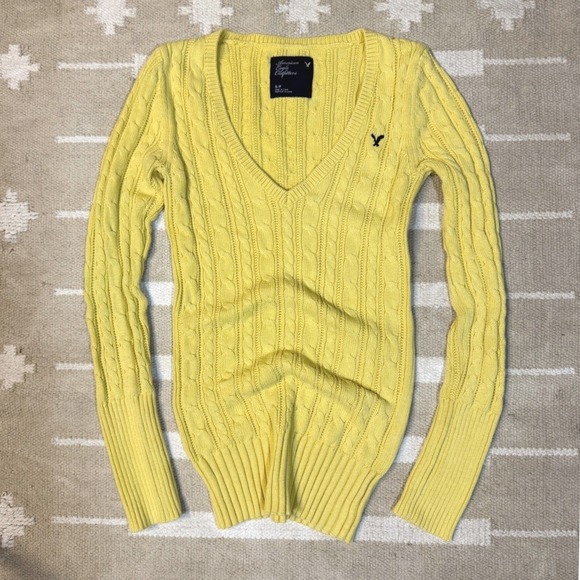 American Eagle Outfitters Sweaters - Vintage Y2K Cable Knit Sweater Small American Eagle Light Yellow preppy v neck